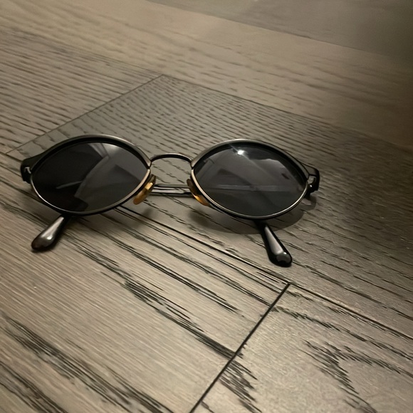 Emporio Armani Women’s Sunglasses - Picture 4 of 5